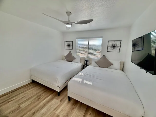 Bedroom 5 image 1