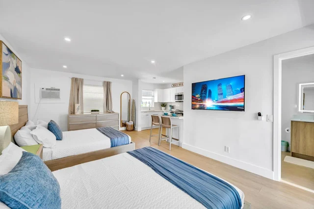 Bedroom 1 image 1