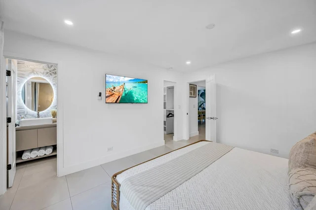 Bedroom 1 image 1