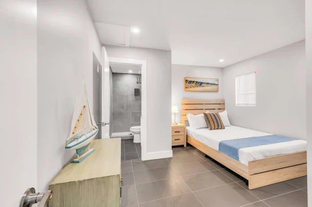 Bedroom 3 image 1