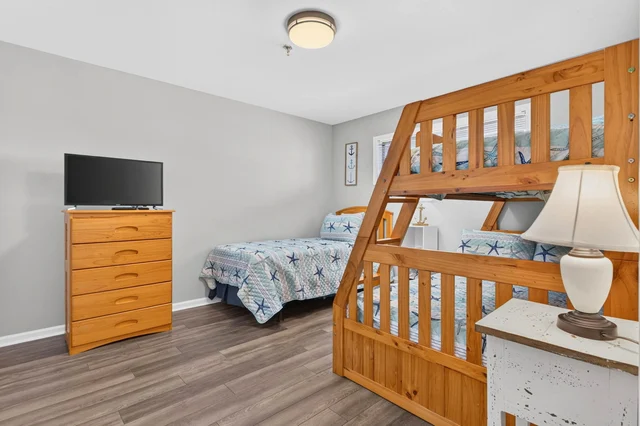 Bedroom 3 image 1