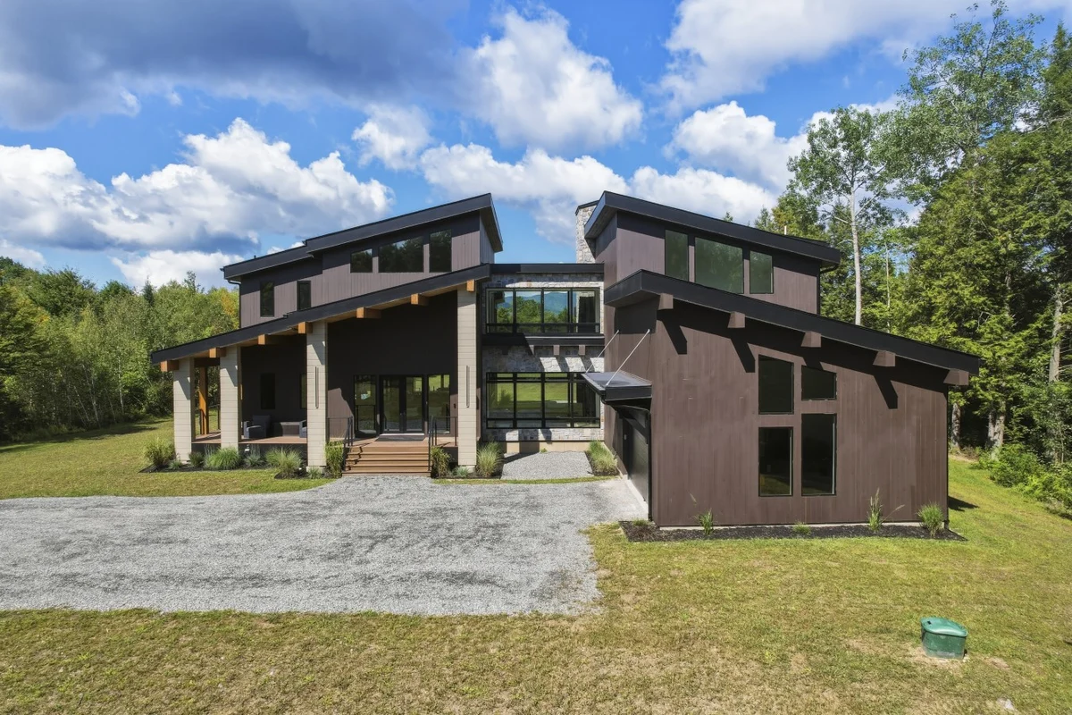 Stunning Stowe Estate w/ Speakeasy, Theater, and Mtn Views property photo 2