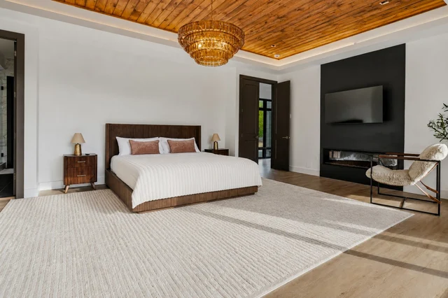 Bedroom 1 image 1