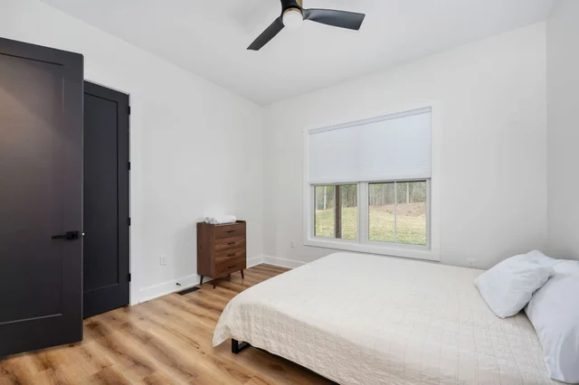 Bedroom 1 image 1