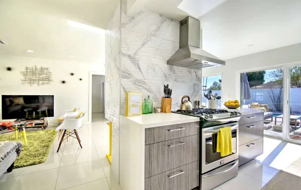 Palm Springs Home, Pool & Hot Tub property photo 4
