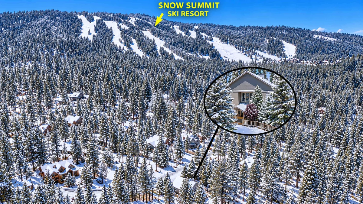 Ski Lodge 2 Min to Slopes Game Room property photo 4
