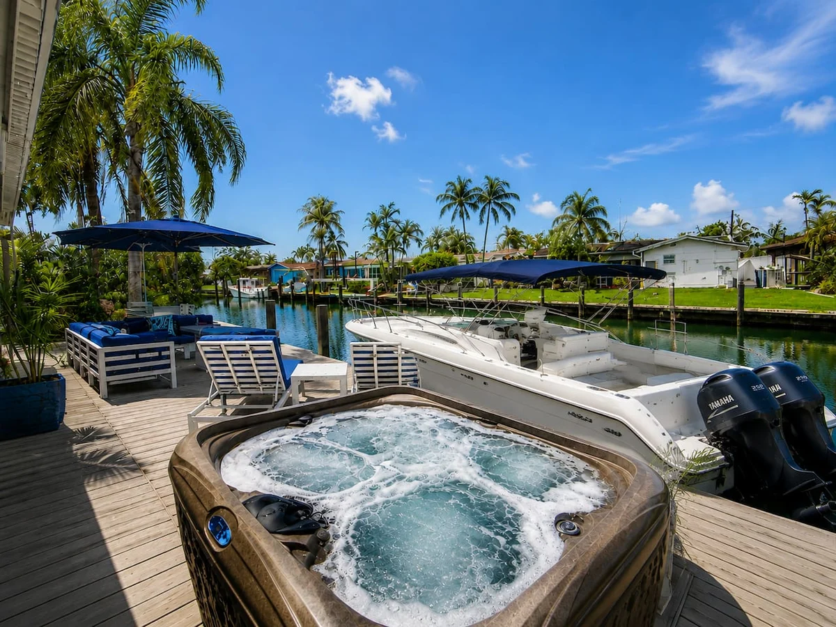Casablanca 2, Waterfront w/ Boat Dock &Hot Tub 2mi FLL 4mi Beac property photo 1