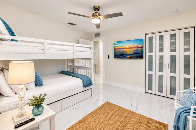 Bunk Bedroom image 1