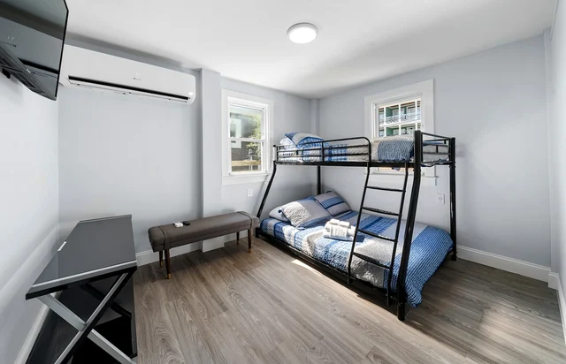 Bedroom 2 image 1