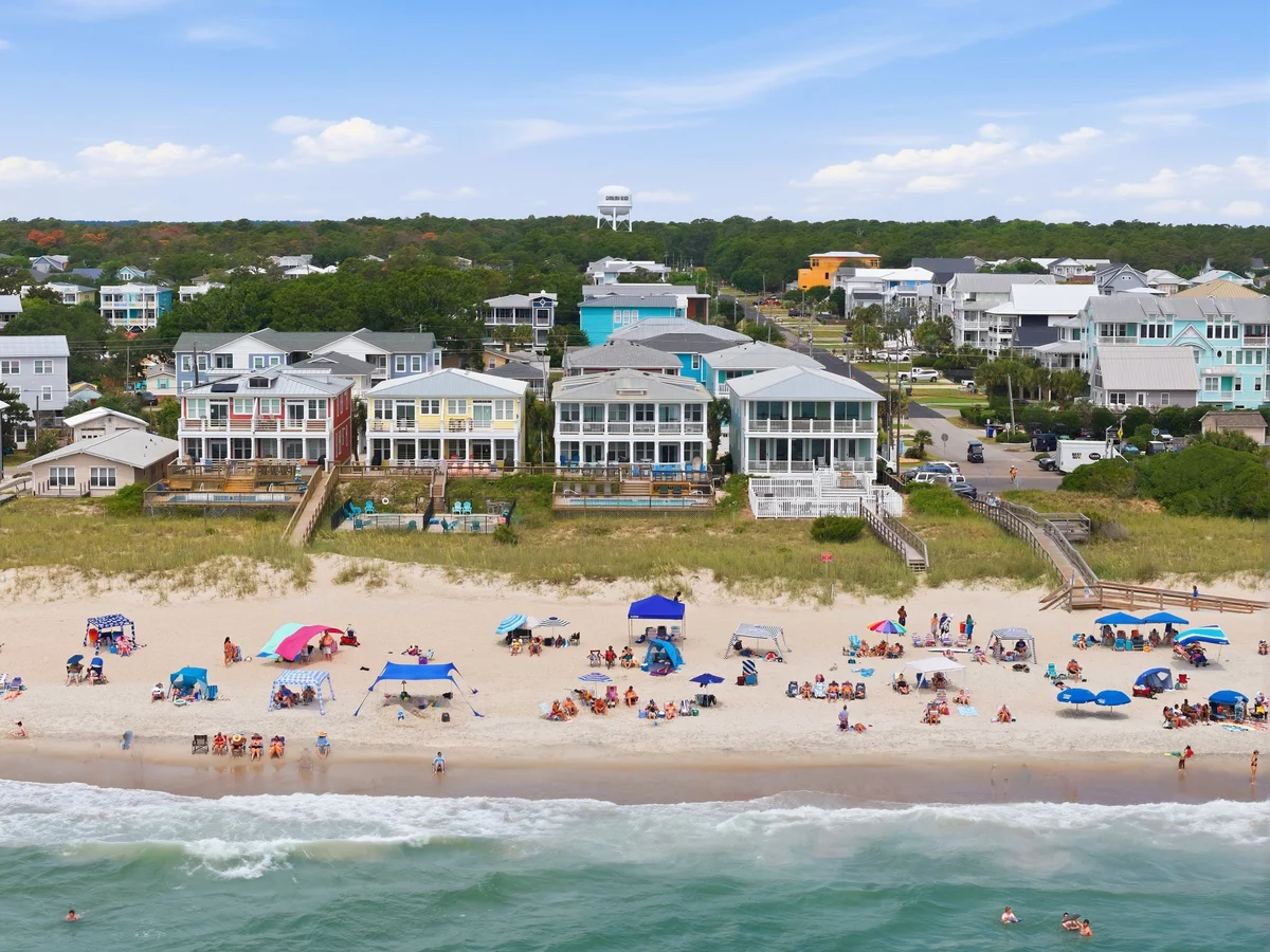 Kure Surf Shack, oceanfront with large pool and elevator property photo 3