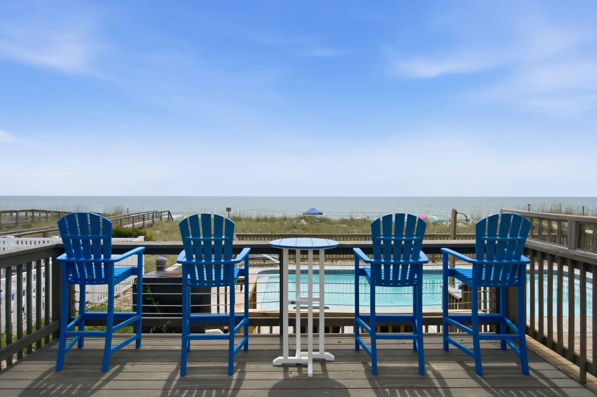 Kure Surf Shack, oceanfront with large pool and elevator property photo 4
