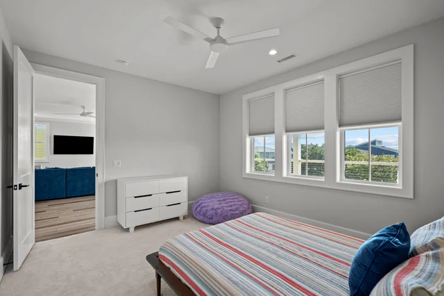 Bedroom 2 image 1