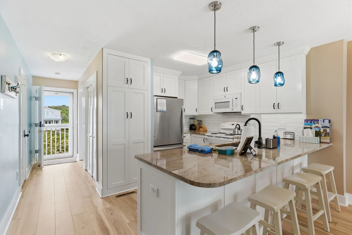 OD 1306 - Oceanfront top floor condo, Indoor and outdoor pools property photo 4