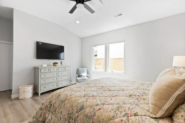 Bedroom 1 image 1