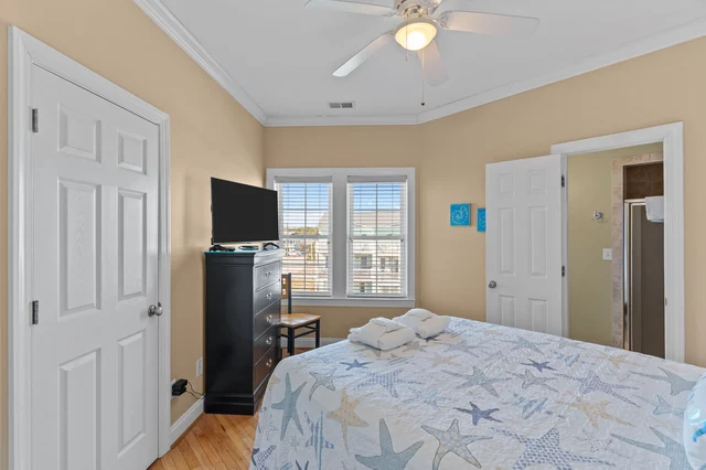Bedroom 1 image 1
