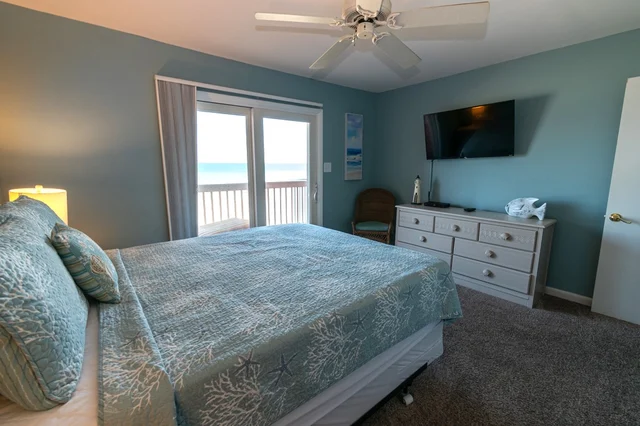 Bedroom 1 image 1