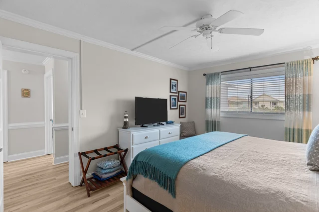 Bedroom 1 image 1