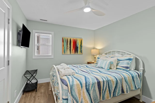 Bedroom 1 image 1