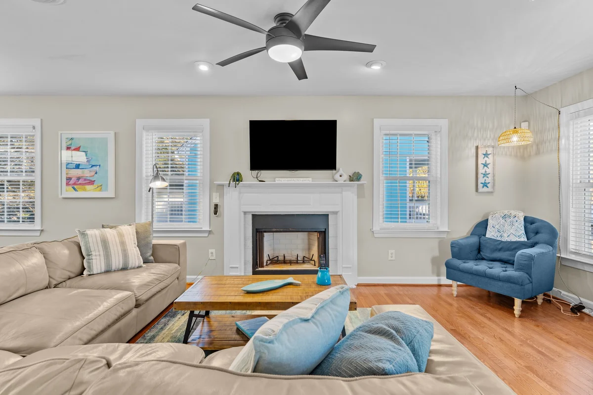 Breath of Heaven - spacious, quiet house across the street from the beach property photo 3