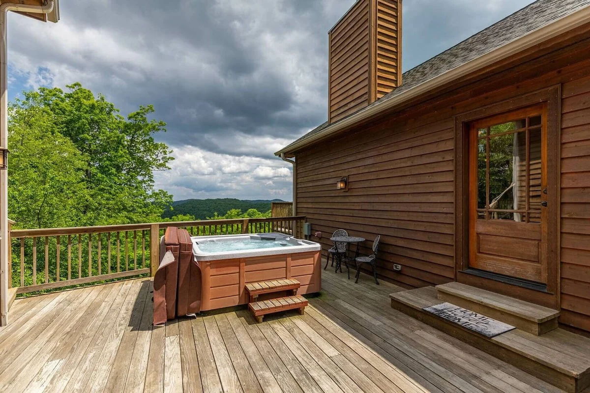 5 O'Clock between Boone & Blowing Rock - Views, hot tub, BBQ smoker, pool table Minutes to town property photo 4