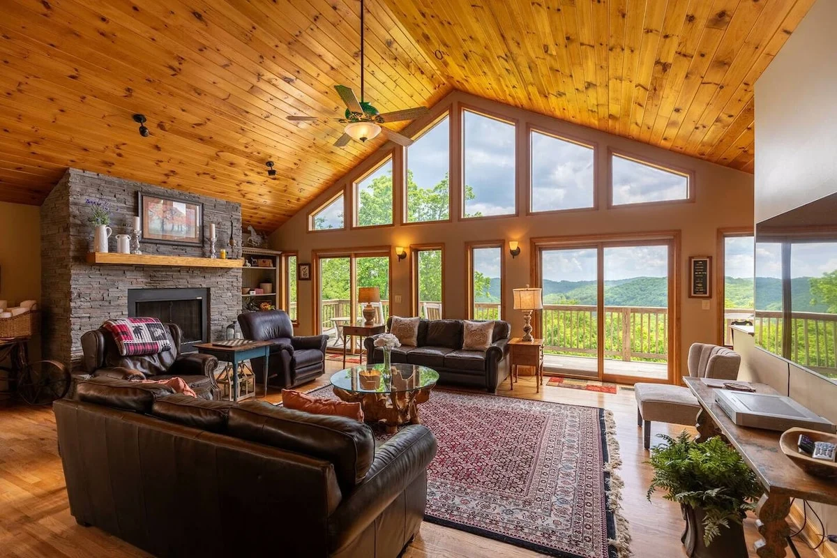 5 O'Clock between Boone & Blowing Rock - Views, hot tub, BBQ smoker, pool table Minutes to town property photo 3