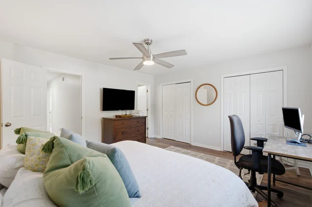 Bedroom image 1