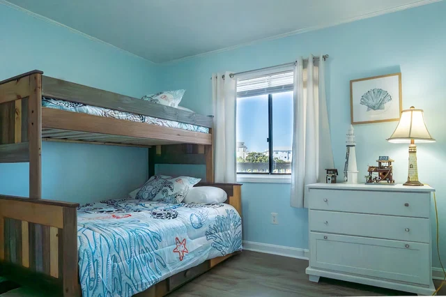 Bedroom image 1