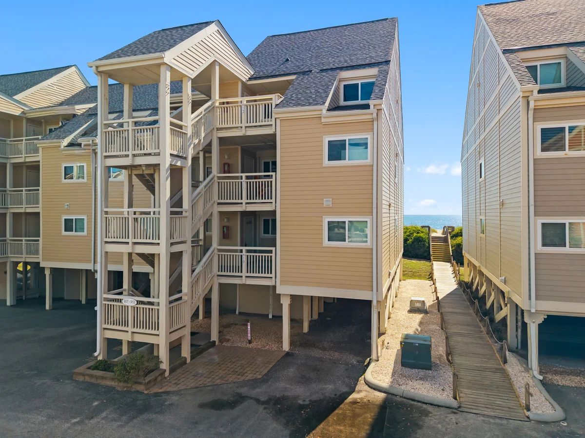 Oceanfront Condo, Oak Island Beach Villas + Pool property photo 4