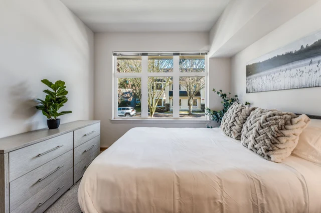 Bedroom 1 image 1