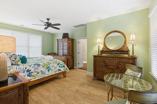 Bedroom 5 image 1