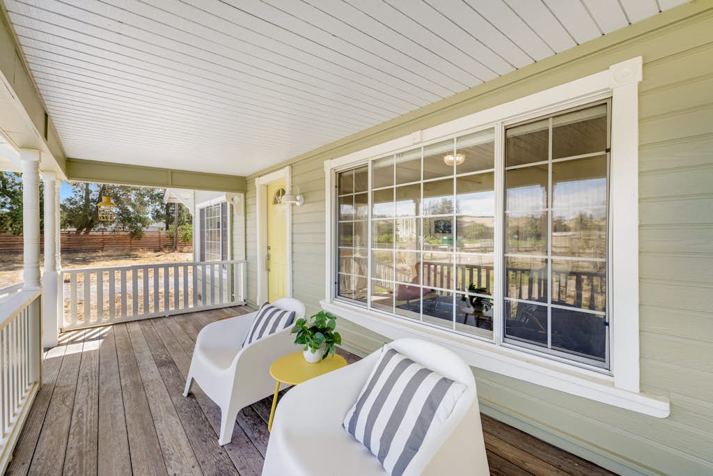 Bird and Barrel Vineyard Farmhouse - Healdsburg Wine Country Retreat with Game Barn property photo 4
