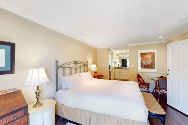 Bedroom image 1