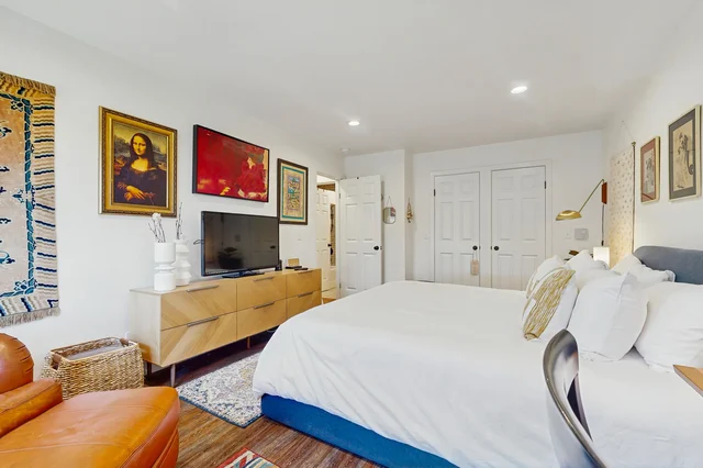 Bedroom image 1