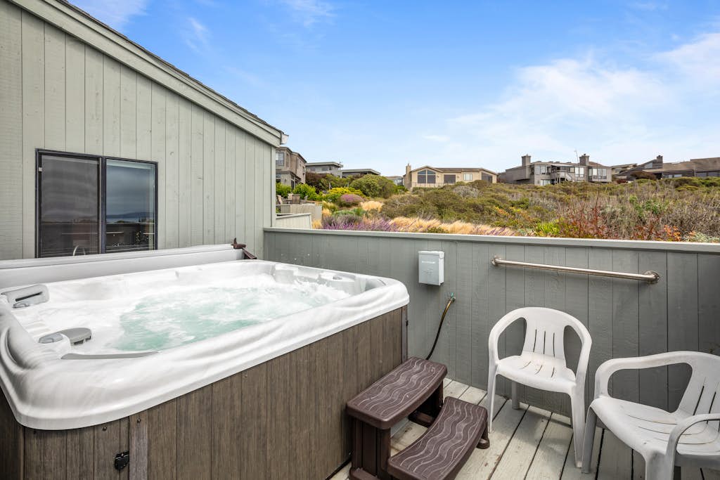 Eagles nest - Bodega Harbour Ocean-View Hot Tub Retreat property photo 3