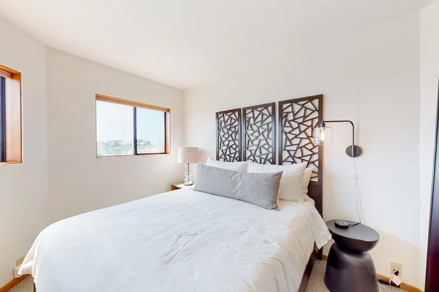 Bedroom 2 image 1