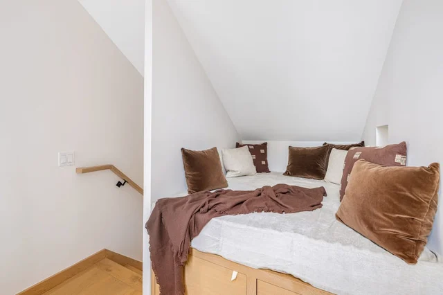Bedroom image 1