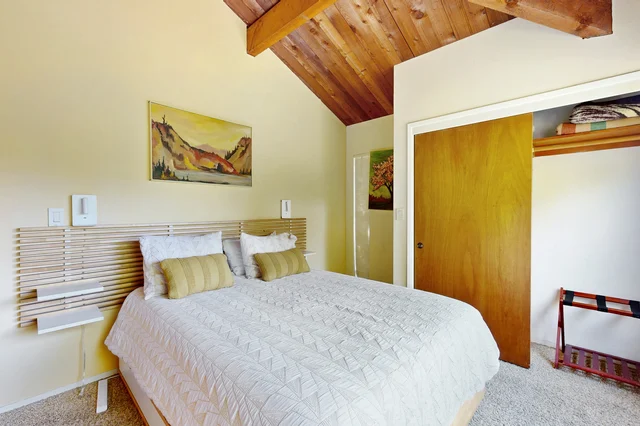 Bedroom 3 image 1