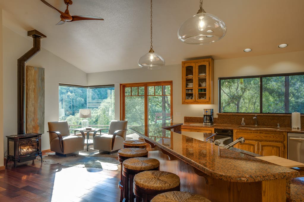 Leslie Creek House - Santa Rosa Wine Country Pool & Hot Tub Retreat property photo 5