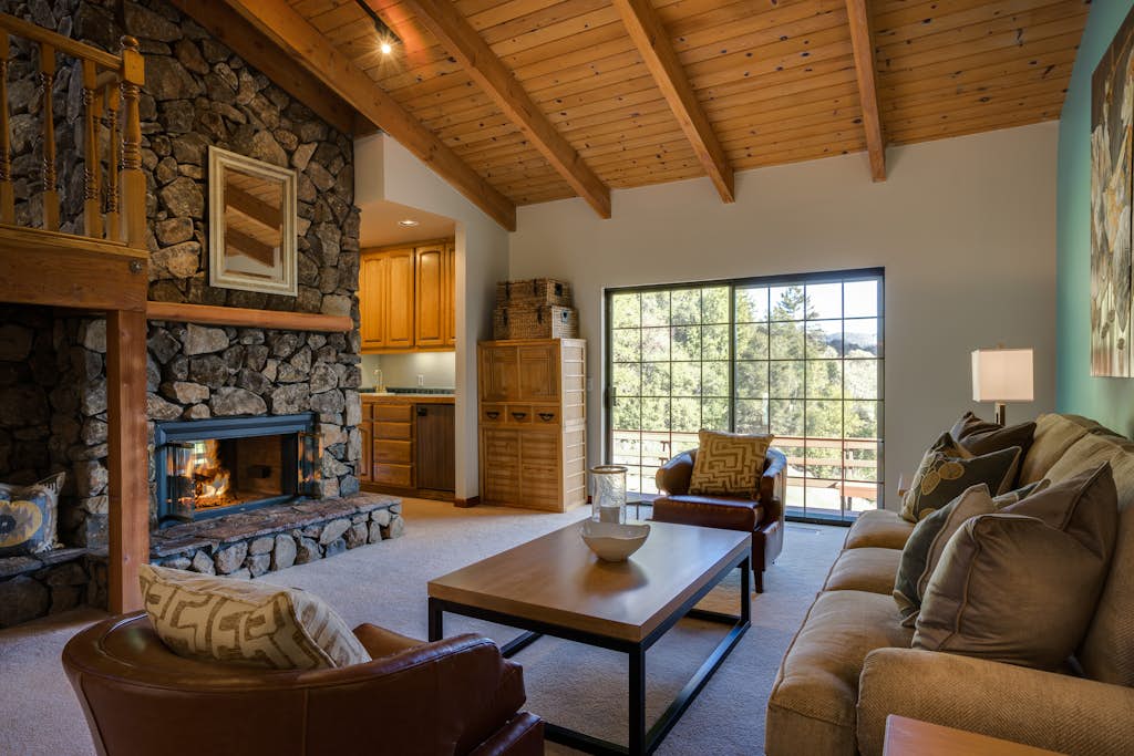Leslie Creek House - Santa Rosa Wine Country Pool & Hot Tub Retreat property photo 2