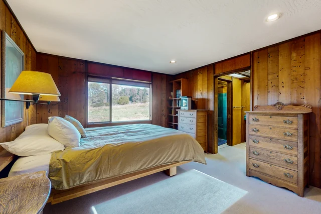 Bedroom 1 image 1