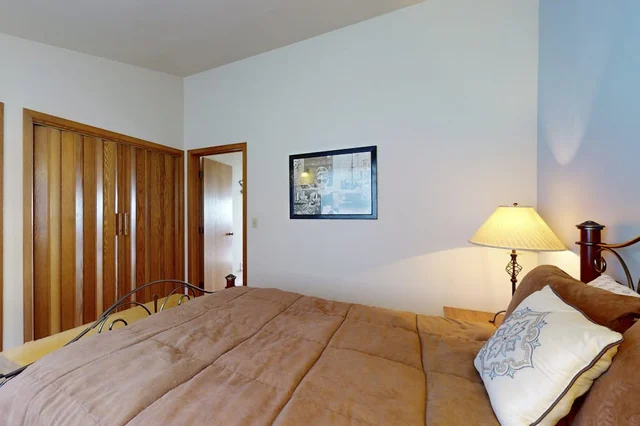 Bedroom image 1