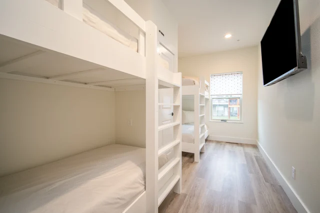 Downstaris King Bedroom image 1