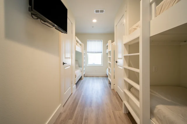 Upstairs King Bedroom image 1