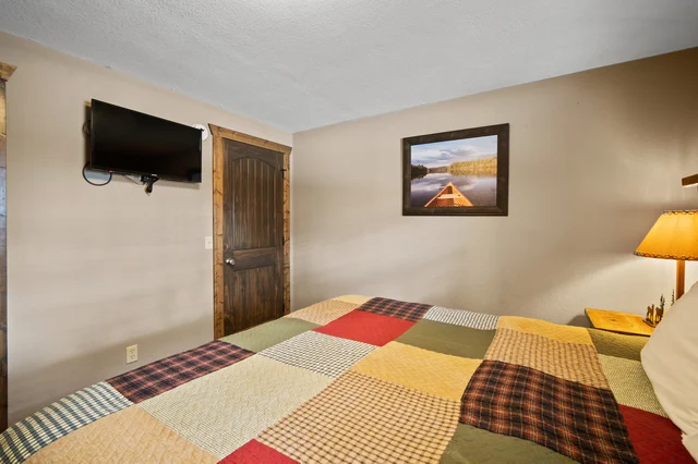 Bedroom 1 image 1