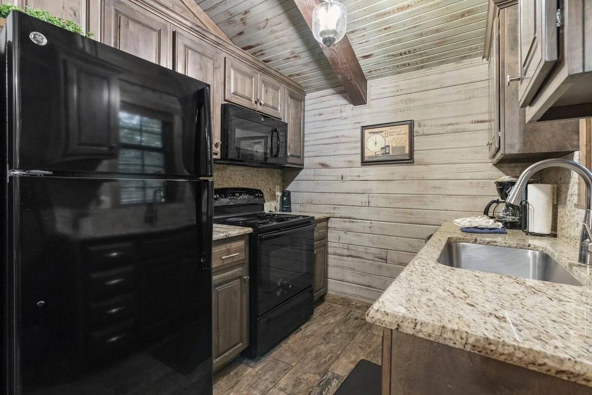 Indian Point - Cabins 21, DNR, LTD property photo 4