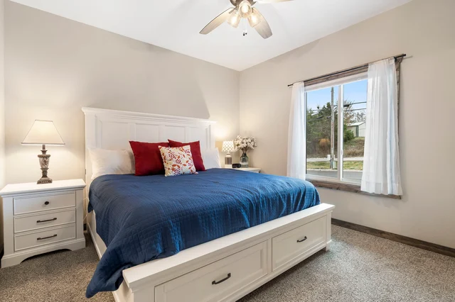 Bedroom 1 image 1