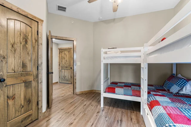 Bedroom 1 image 1