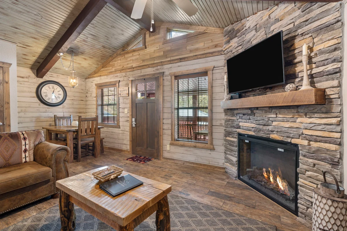 Indian Point - Cabins 18, DNR, LTD property photo 5