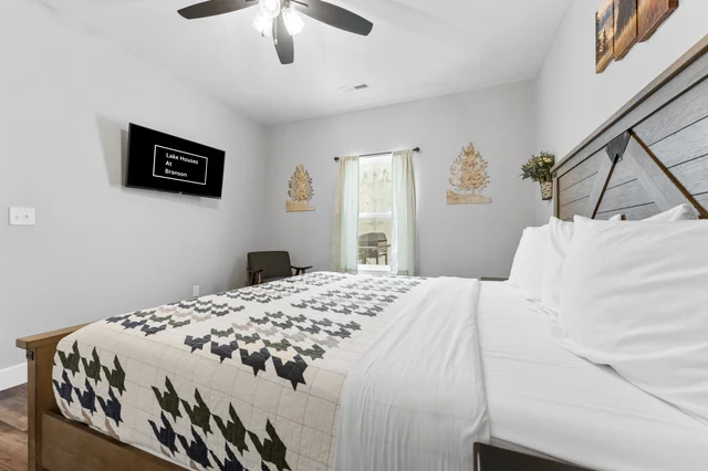 Bedroom 1 image 1