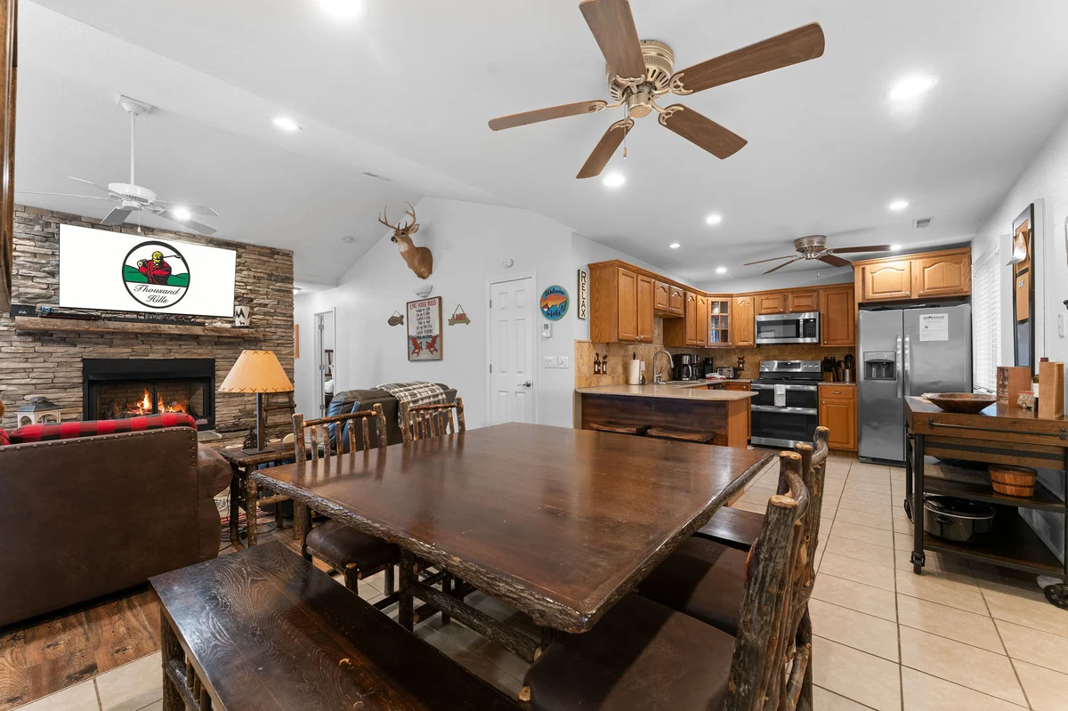 Scenic Cove Lake Front Lodge property photo 5
